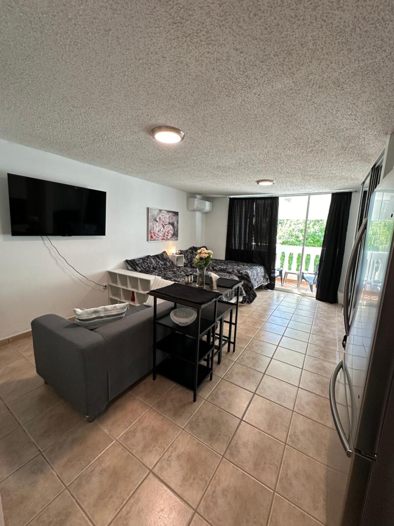 Beachfront Studio Apt W/ Full Kitchen & Pool Isabela Exteriör bild