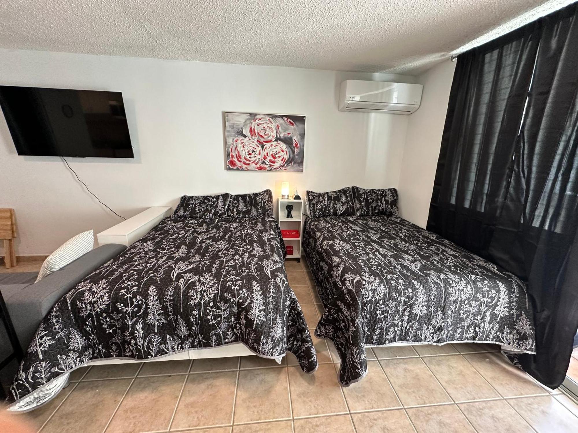 Beachfront Studio Apt W/ Full Kitchen & Pool Isabela Exteriör bild