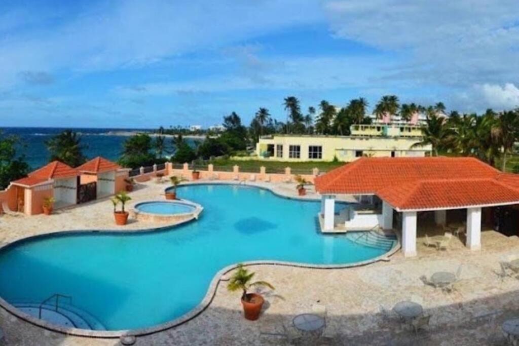 Beachfront Studio Apt W/ Full Kitchen & Pool Isabela Exteriör bild